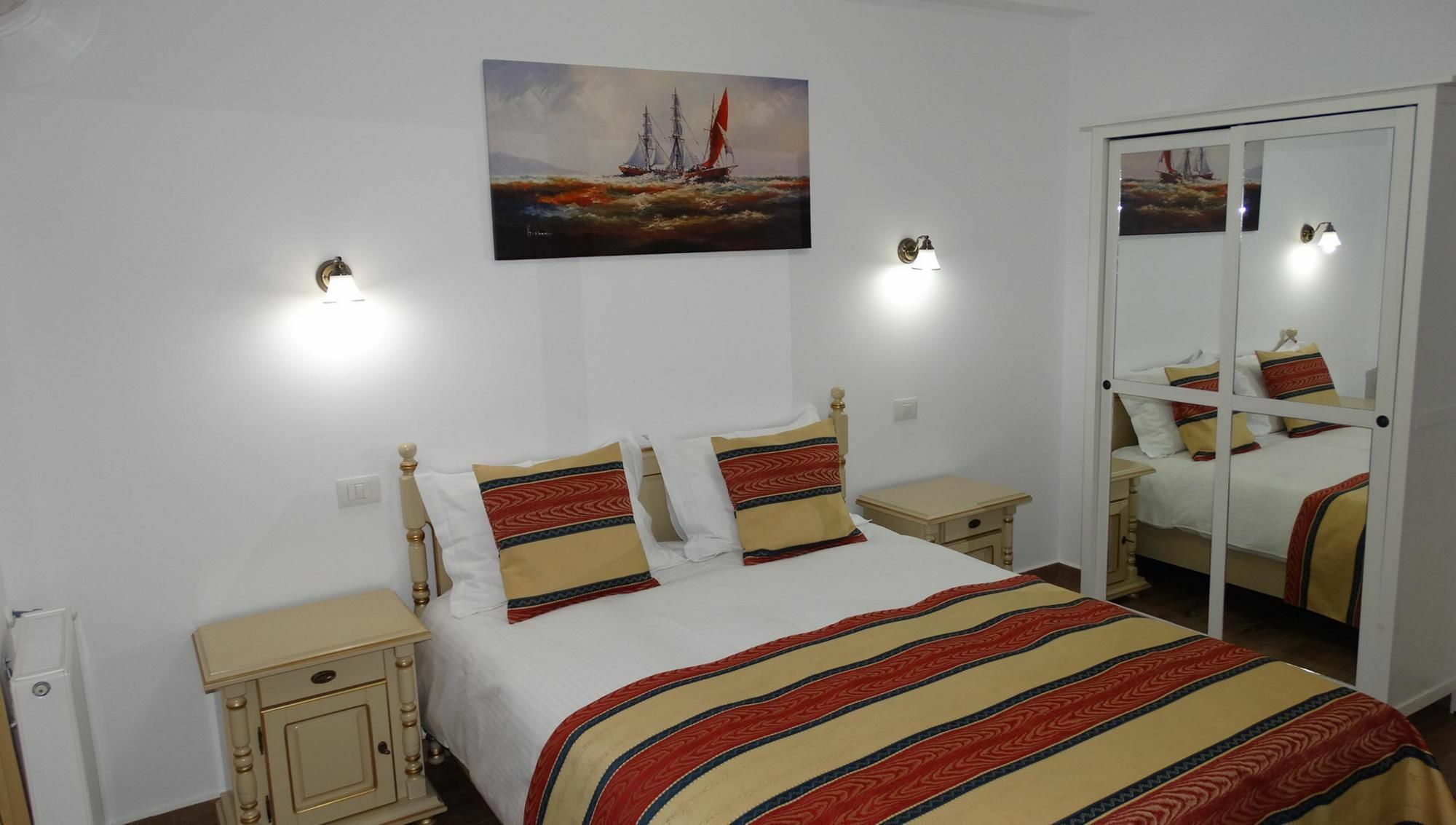 Bluemarina Apartamente 마마이아 외부 사진