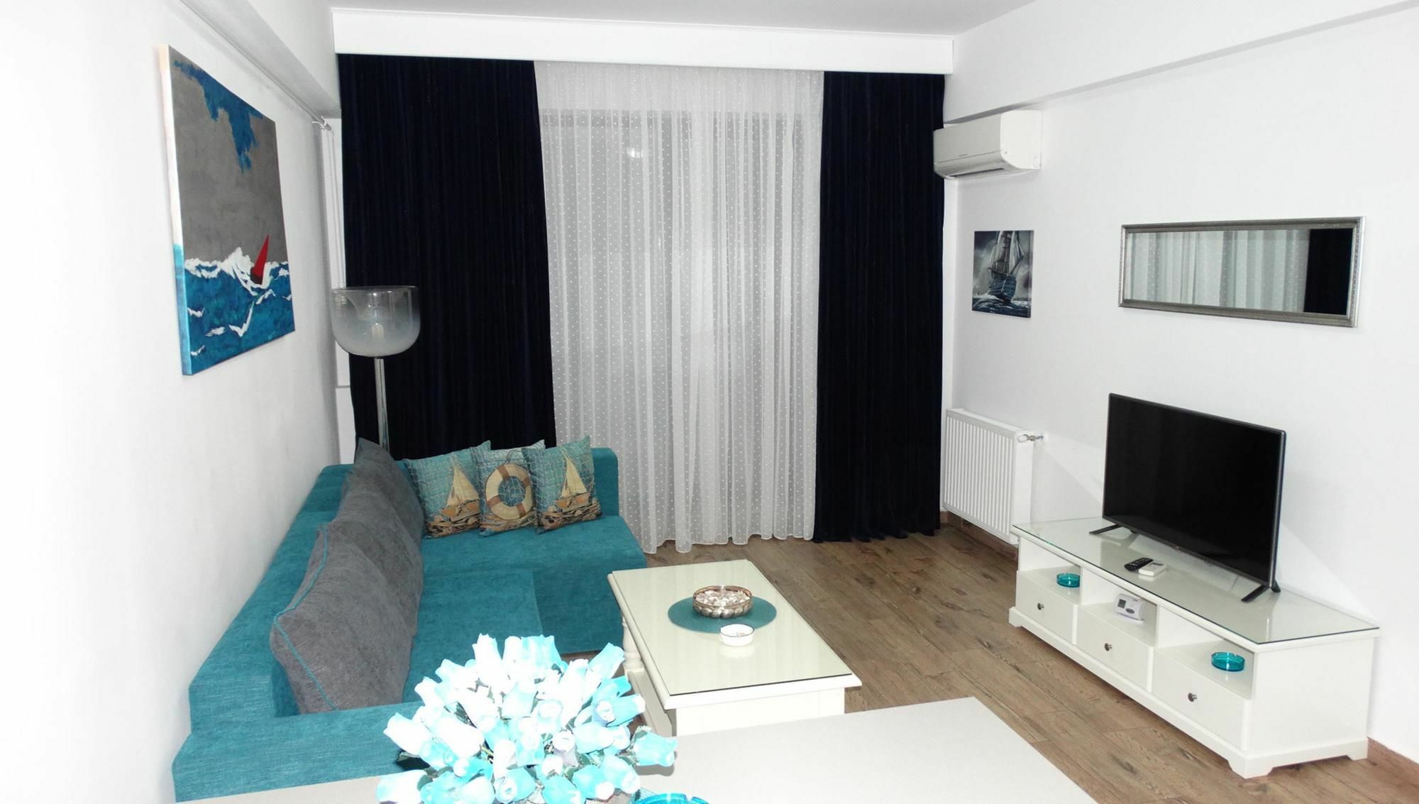Bluemarina Apartamente 마마이아 외부 사진