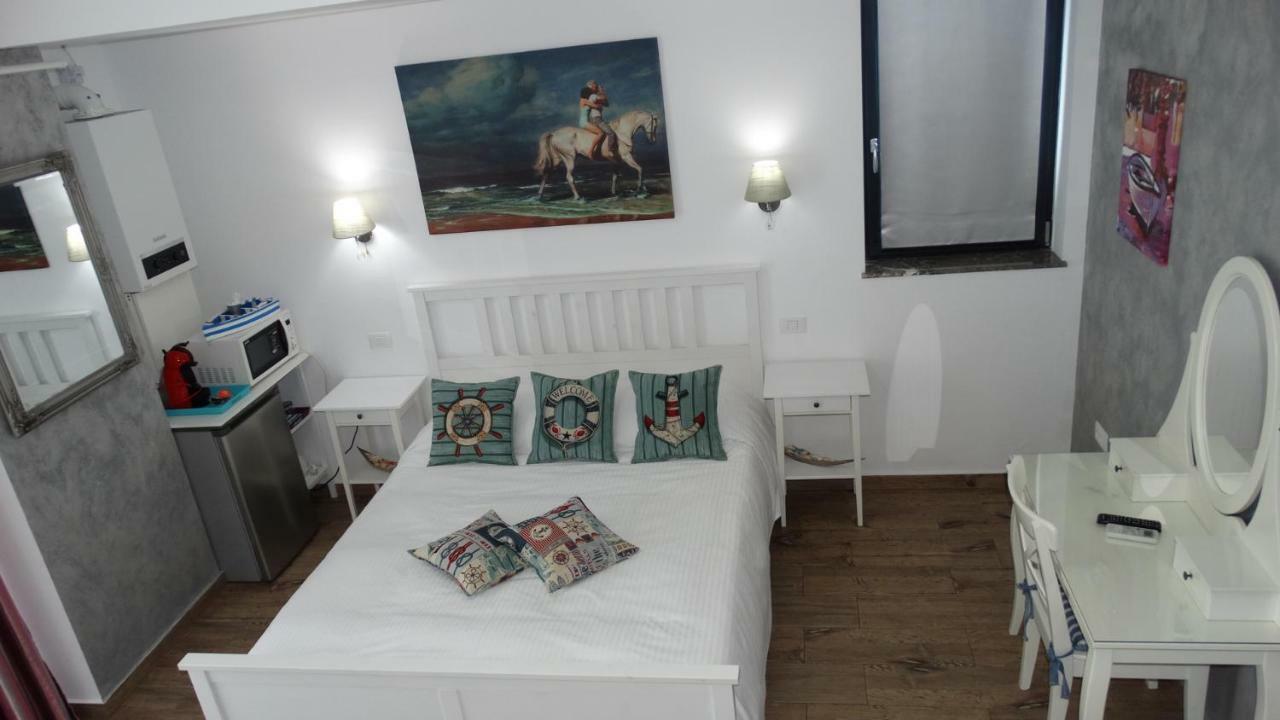 Bluemarina Apartamente 마마이아 외부 사진