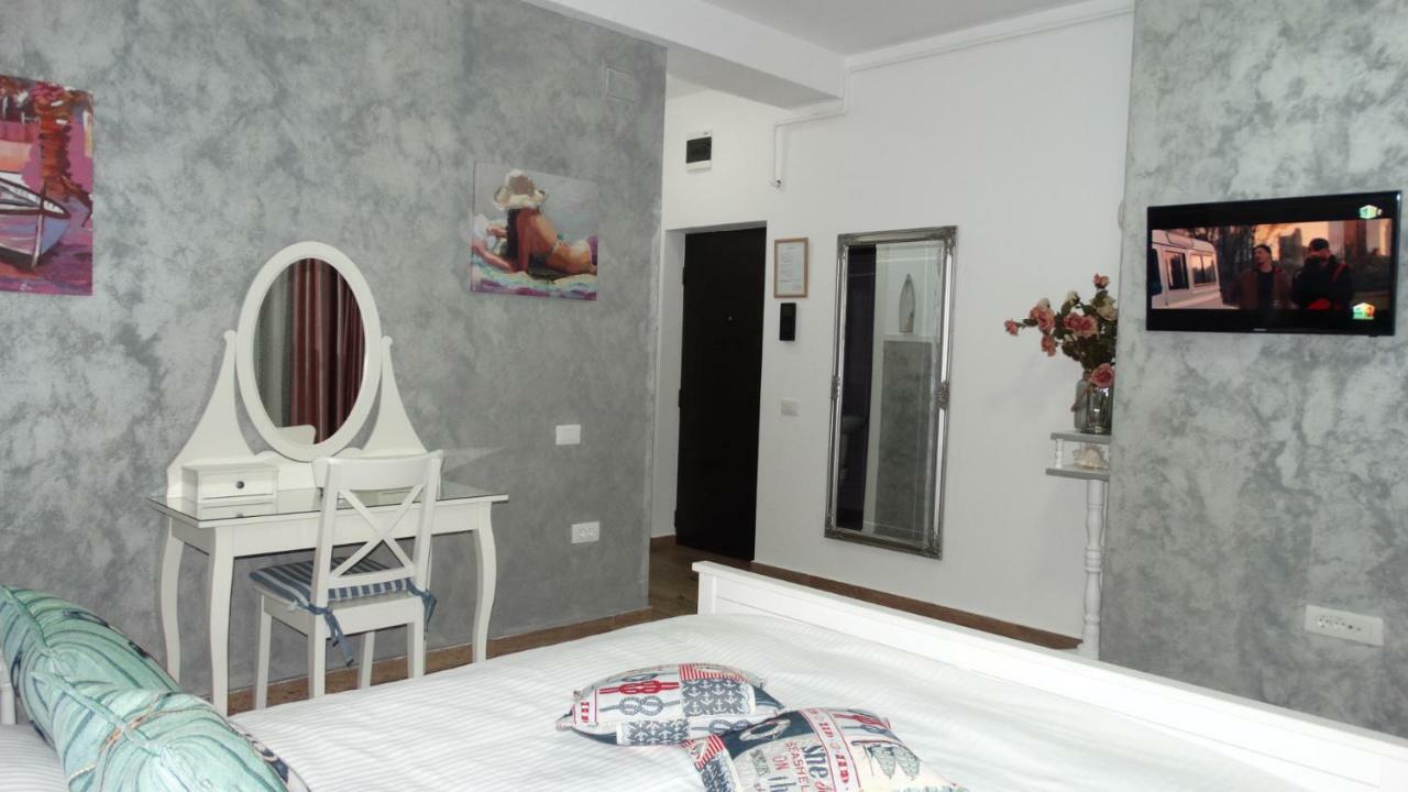 Bluemarina Apartamente 마마이아 외부 사진